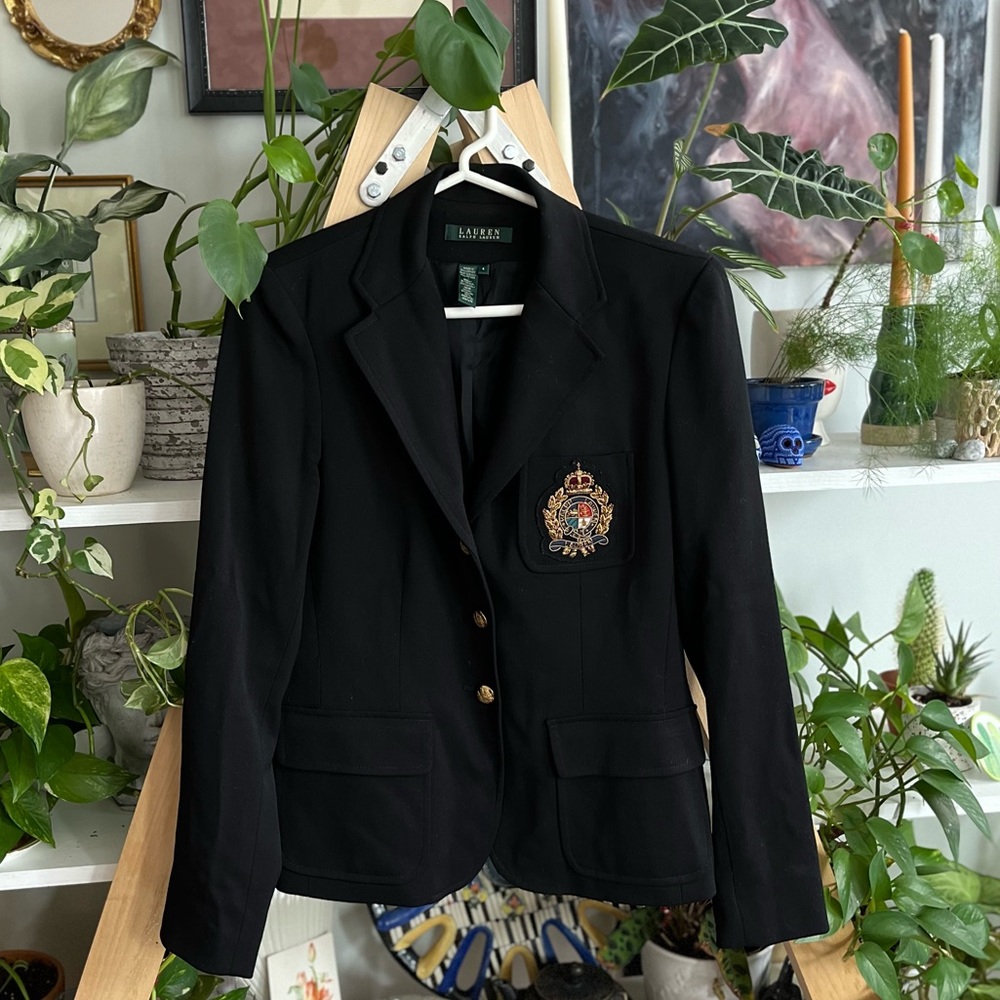 Lauren Ralph Lauren 2008 single breasted black blazer size 4. Embroidered pocket